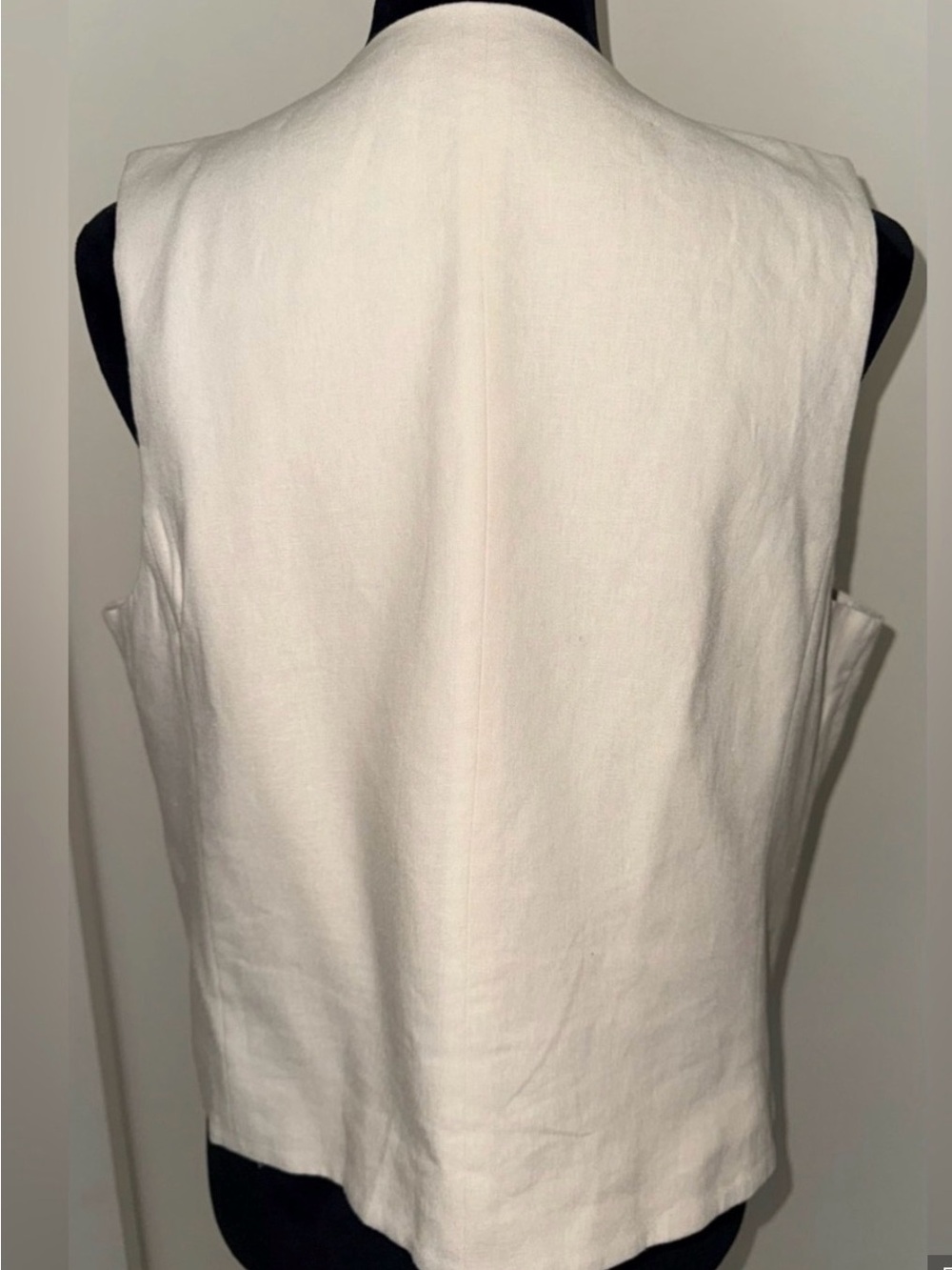 Rachel Zoe Cream Sleeveless V-Neck Linen Blend Vest - Picture 4 of 5